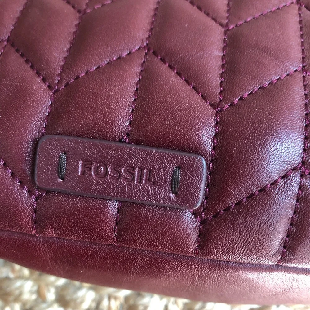 New: Fossil Jolie Quilted Leather and Chained Crossbody Bag - Picture 6 of 15